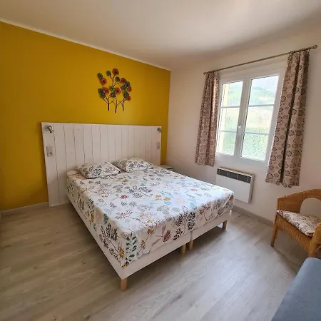 Le Petit Collet - Maison Papillon Hébergement de vacances Eygaliers (Drome)